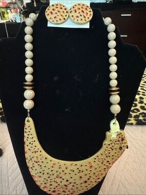 Cream Beaded Statement Necklace and Earrings Set